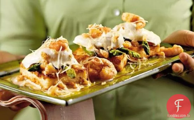 Camarão-e-grãos ovos Benedict