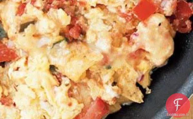 Ovos Com Tortilla Chips, Salsa E Queijo
