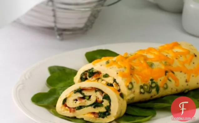 Espinafre-rolo de omelete cheddar