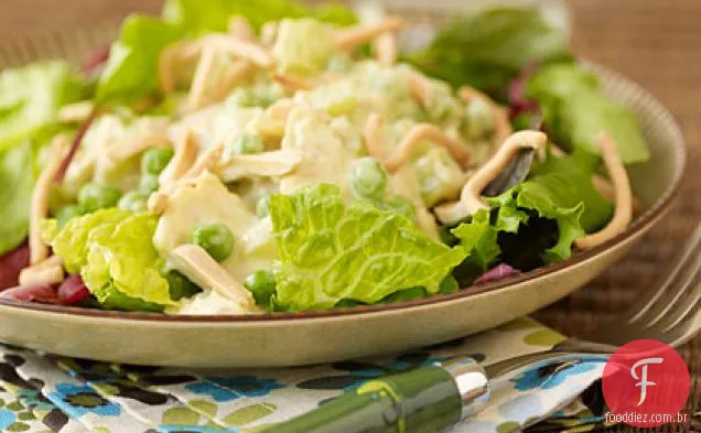 Salada crocante de atum e amêndoa