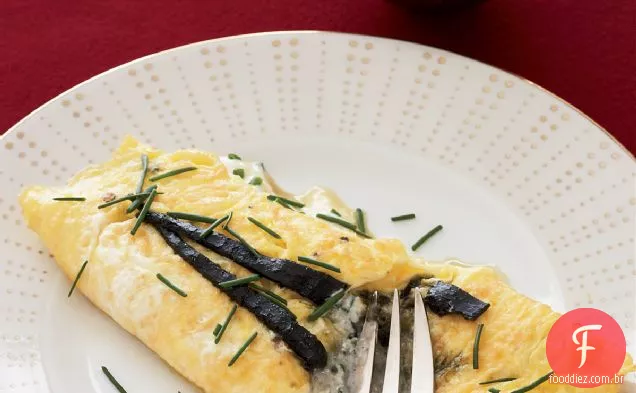 Omelete com Caviar prensado e creme azedo