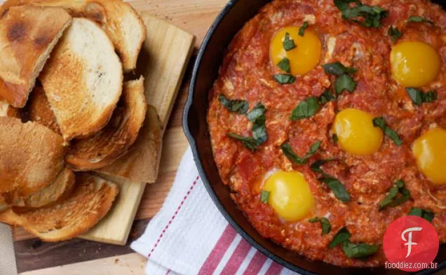 Ovos Com Tomate Na Torrada