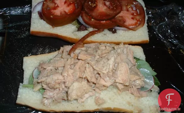 Pan Bagnat Com Rabanete E Atum