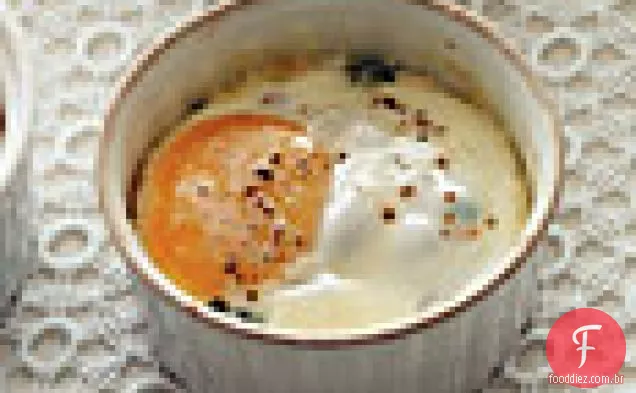 Ovos com creme, espinafre e presunto