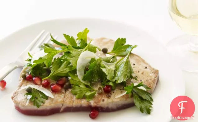 Vieira de atum com salsa e sementes de romã
