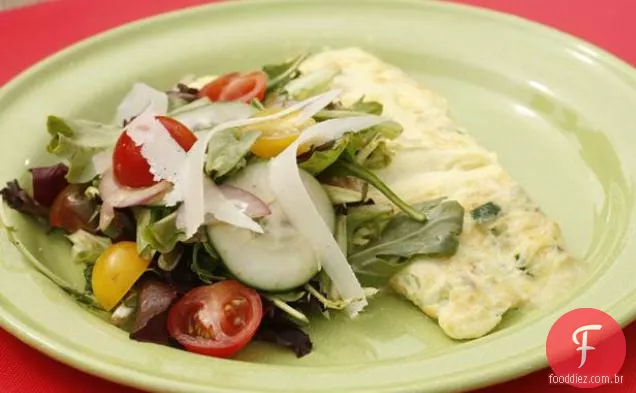 Omelete com cebola, abobrinha e Fontina