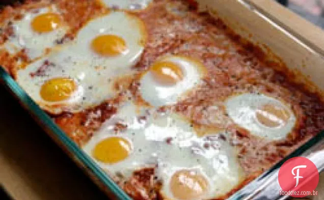 Jantar esta noite: ovos no Purgatório (ovos assados em molho de tomate)