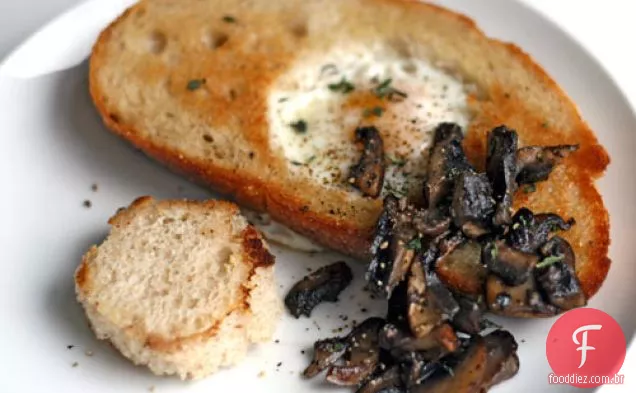 Jantar esta noite: ovo em um buraco com ' Shrooms