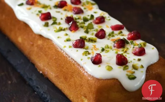 Bolo De Laranja Pegajoso Com Cobertura De Iogurte Natural