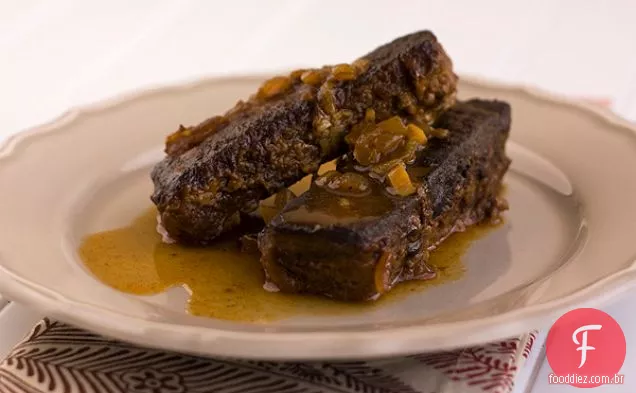 Costelas curtas de carne de fogão lento