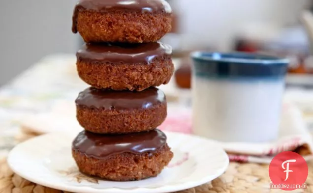 Donuts À Moda Antiga Com Cobertura De Chocolate