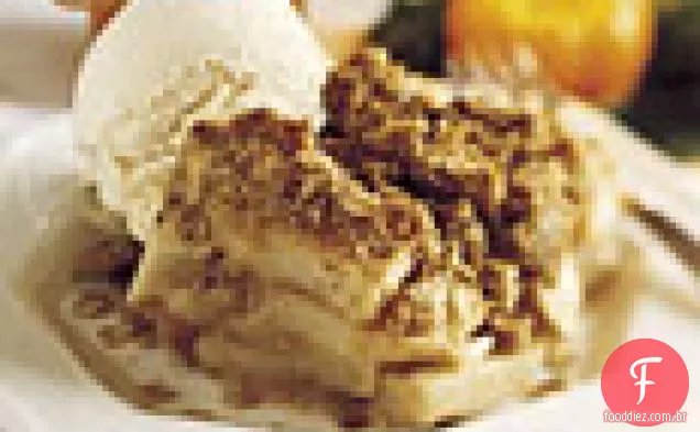 Crumble de maçã e sorvete de baunilha