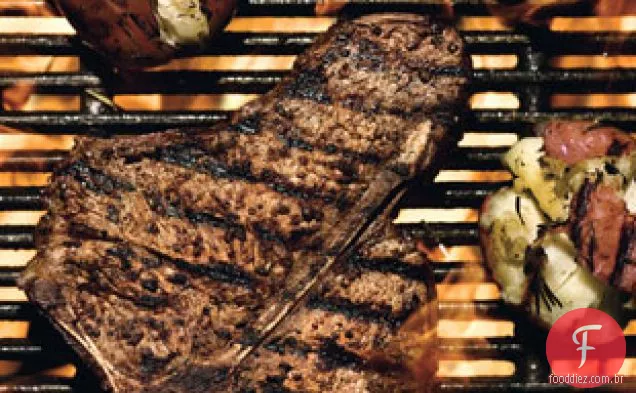 Bifes T-bone com pimenta tripla
