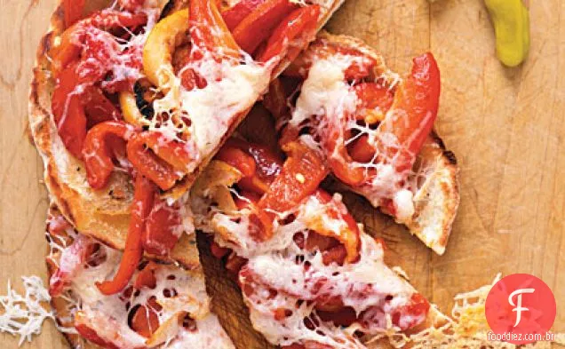 Provolone e batatas fritas torradas da pimenta