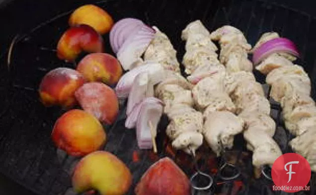 Frutas De Caroço Grelhadas Com Calda De Pimenta Balsâmica E Preta