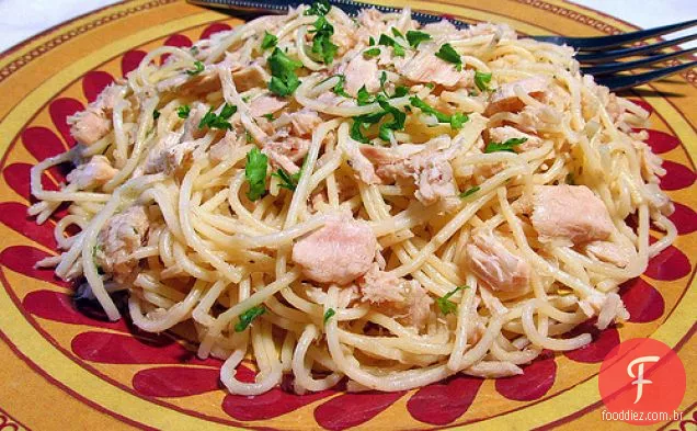 Macarrão De Cabelo De Anjo Com Molho De Atum