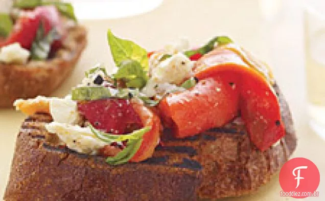 Pimenta Assada, Queijo Feta E Manjericão Bruschetta