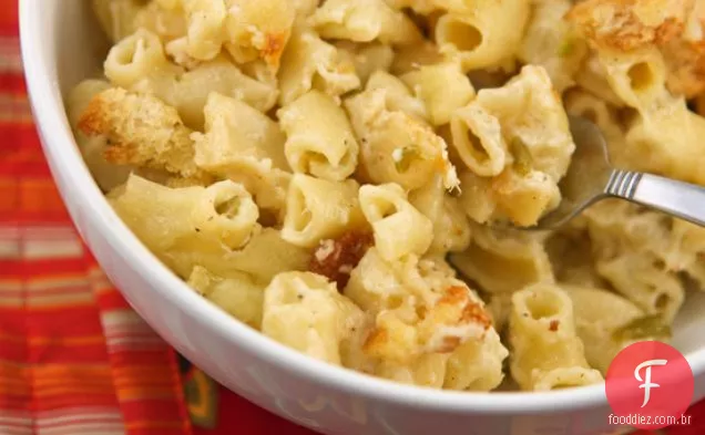 Macarrão Com Especiarias Cremosas E Queijo
