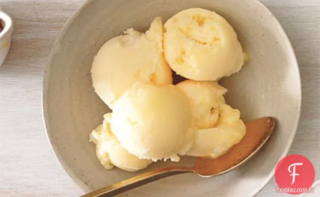 Sorvete De Laranja E Mel Fresco Com Especiarias