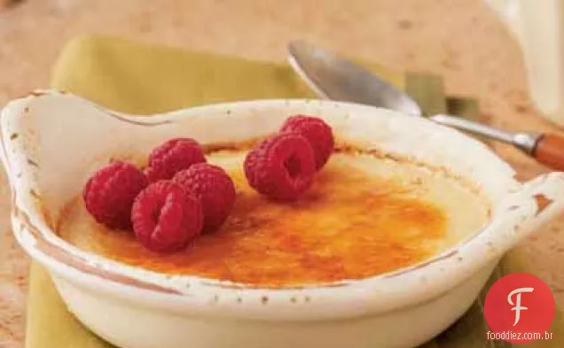 Mel Crème Brûlée com framboesas