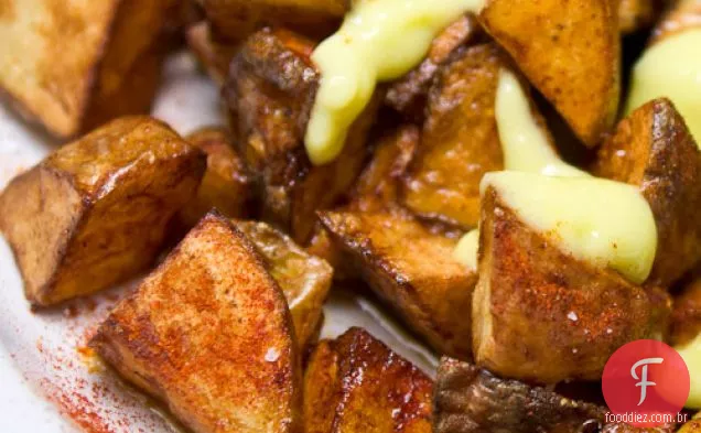 Patatas Bravas Com Allioli
