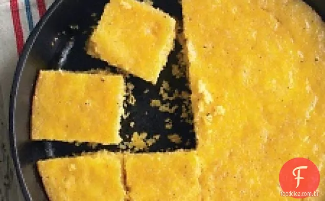 Pão de milho de mel de ferro fundido da Emeril