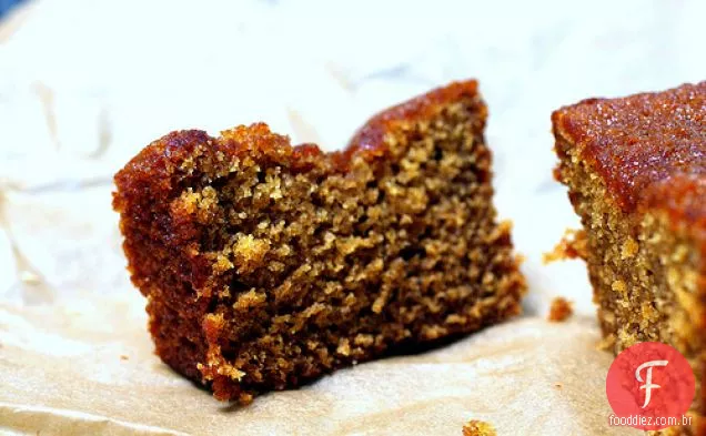Majestoso E Úmido Bolo De Mel