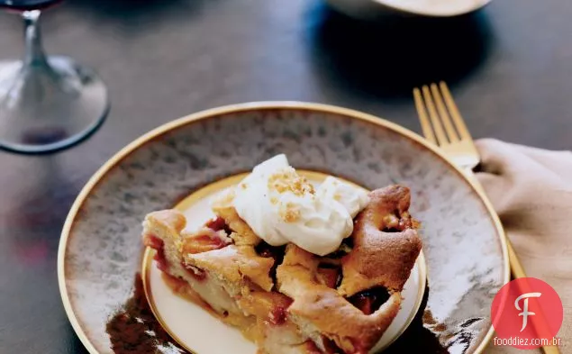 Bolo de ameixa com Avelã frágil e mel Mascarpone