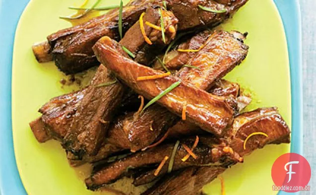 Spareribs de porco assado com molho cítrico-soja