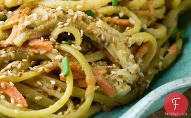 Macarrão De Frango E Gergelim