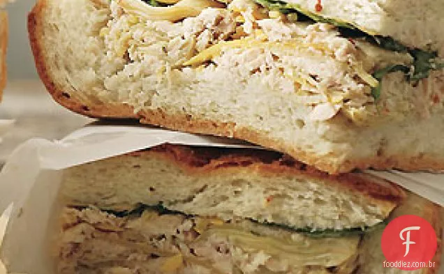 Sanduíches de atum e alcachofra prensados mais frios