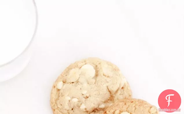 Biscoitos de chocolate branco e macadâmia para a 1ª troca anual de biscoitos Great Food Blogger