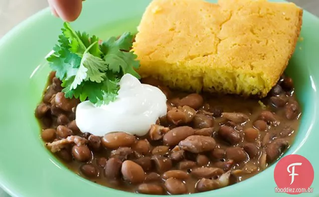 Feijão E Pão De Milho