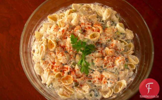 Salada De Macarrão Com Atum E Picles Doces