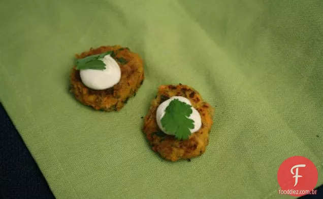 Latkes De Abóbora Com Iogurte Grego E Coentro