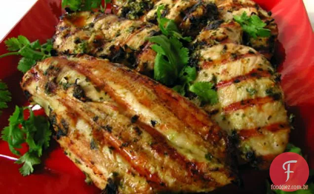 Frango Grelhado Tailandês Com Molho De Coentro