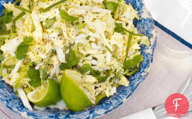 Sabóia, limão e coentro salada de repolho