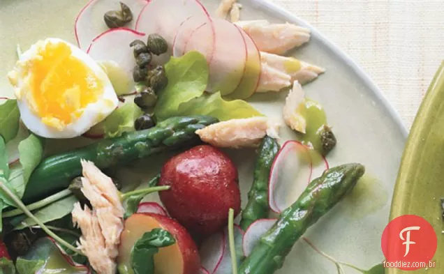 Salada De Atum, Aspargos E Batata Nova Com Vinagrete De Cebolinha E