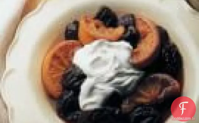Ameixas Em Armagnac Com Creme Fraiche