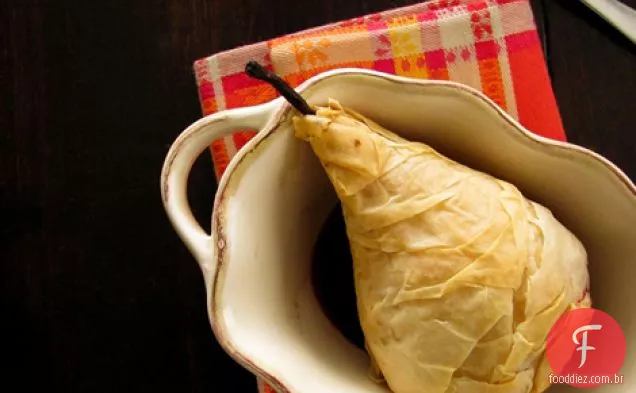 Peras escalfadas crocantes recheadas com Chevre & Haroseth