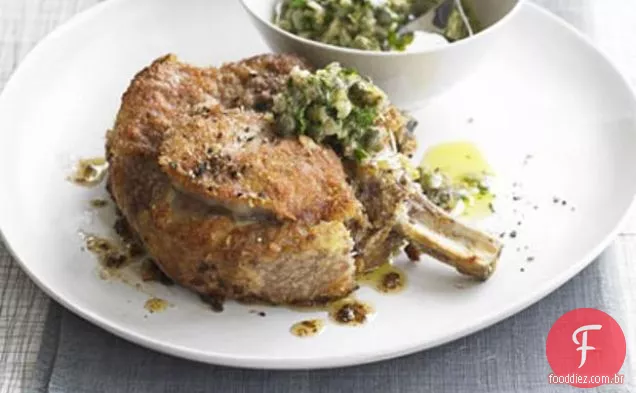 Vitela com crosta de parmesão com Salsa Verde