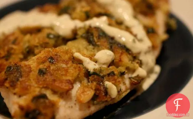 Peixe branco com crosta de rábano com Remoulade