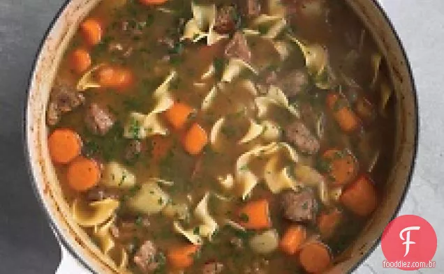 Ensopado De Carne Com Macarrão