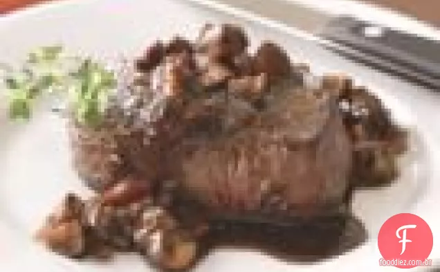 Filets Mignons Com Molho Bourguignonne