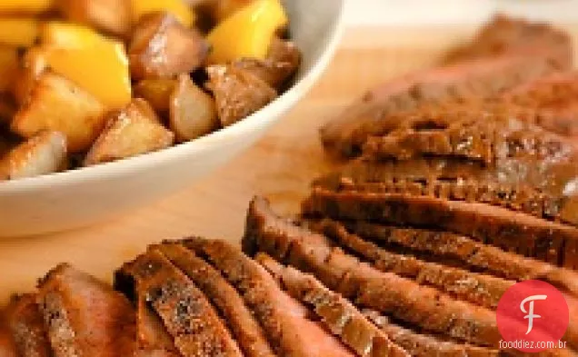 Grelhar Londres Com Batatas Crocantes E Pimentas