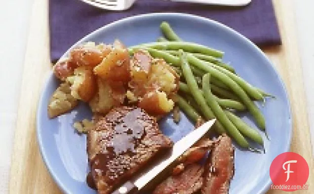 Bifes com molho balsâmico-mostarda