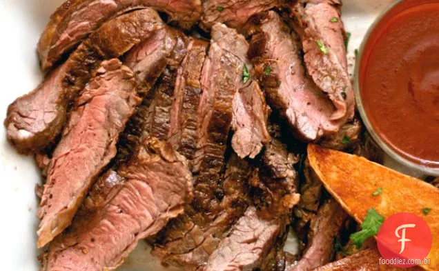 Jantar esta noite: Bife De Saia Com Molho de bife caseiro