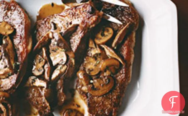 Pan-seared Strip Steak com cogumelos