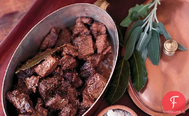 Ensopado de carne com vinho tinto