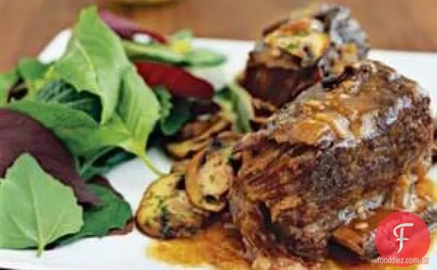 Costelas Curtas De Carne Com Cogumelos
